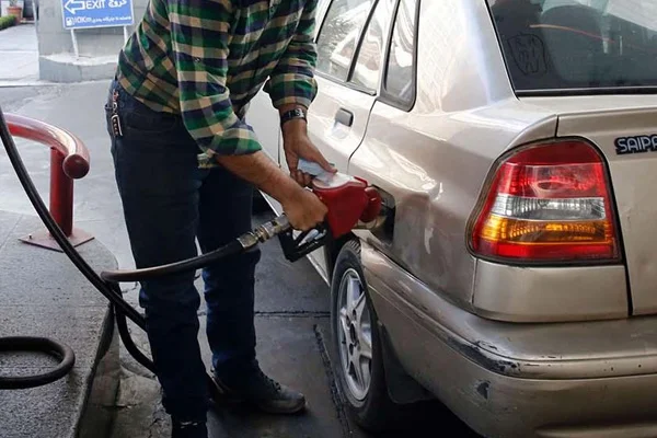 Venezuela İran'dan akaryakıt yardımı istedi