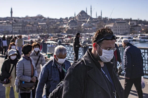 Virüse karşı yeni tedbirler genişletiliyor: 60 yaş üstüne ve 18 yaş altına altına yasak geliyor
