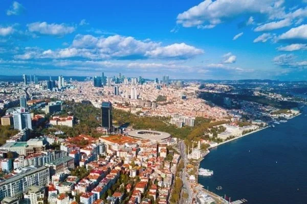 Yabancılar konutta İstanbul ve Antalya'dan vazgeçmiyor