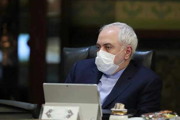 Zarif'ten Trump'a 'petrol satışını engellemekten vazgeç' çağrısı
