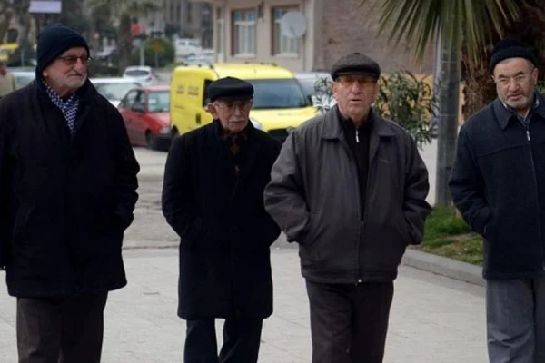 65 yaş üstü, bugün sokağa çıkıyor: İşte dışarıda uyulması gereken kurallar