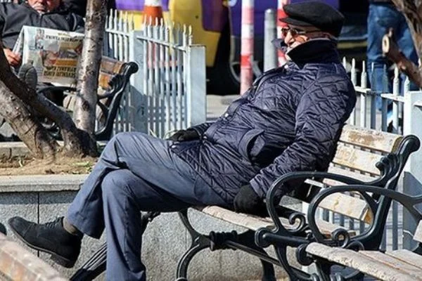 65 yaş üstü vatandaşlar hangi saatlerde dışarı çıkabilecek?