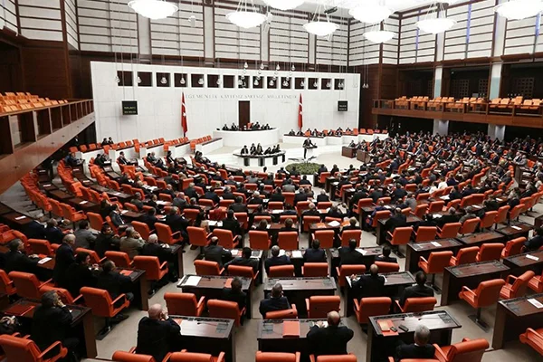 AK Parti'den 33 maddelik torba teklif