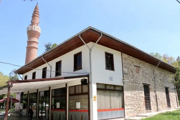 Alaaddin Camisi'nin minaresi 752 yıl önce yapılmış