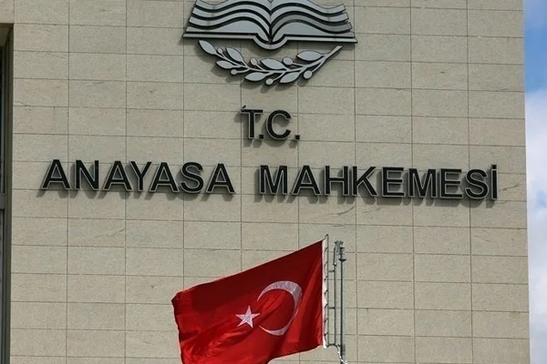 Anayasa Mahkemesi'nden üç yasaya iptal kararı