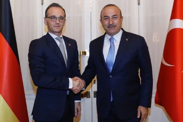 Bakan Çavuşoğlu, Alman mevkidaşı Maas ile turizm konusunu görüştü
