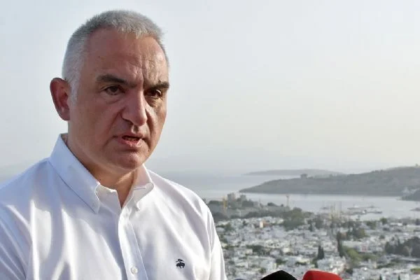 Bakan Ersoy: Hatlar açıldığında tercih edilecek ülkelerin başında Türkiye gelecek