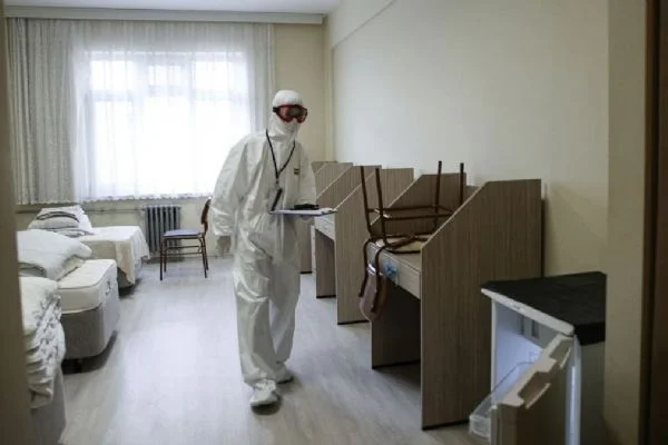 Bakan Kasapoğlu: 76 ildeki yurtlarda 9 bin 700 vatandaşın karantinada
