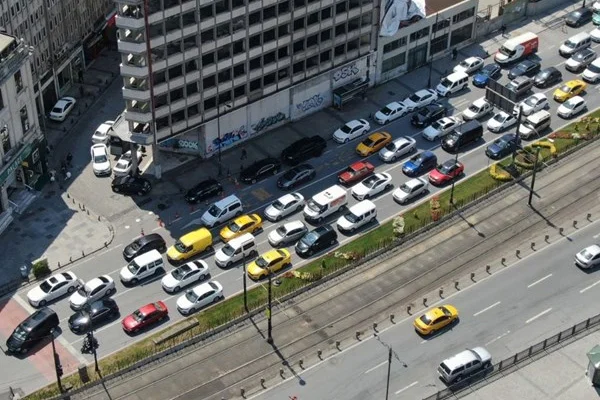 Bakan Koca'dan Eminönü'ndeki yoğunluğa tepki