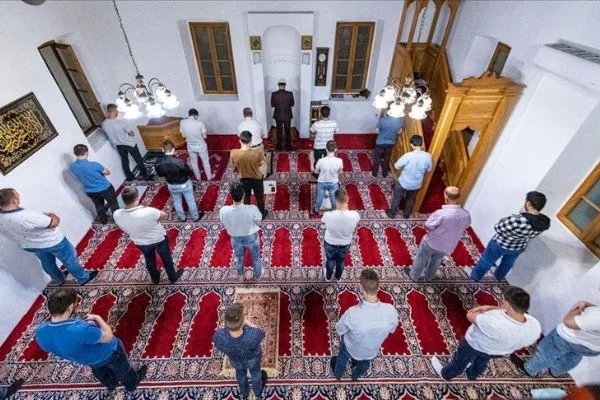 Balkanlar'da Kadir Gecesi dualarla idrak edildi