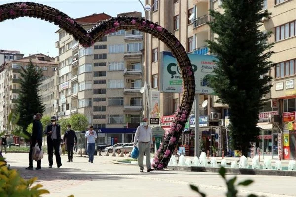 Bir şehirde daha maske takma zorunlu hale getirildi