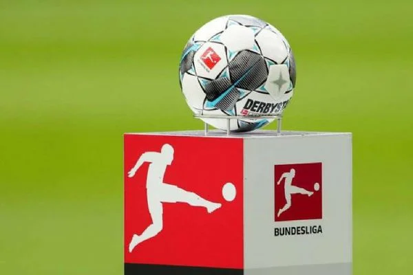 Bundesliga'da perde yeniden açılıyor