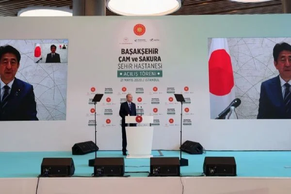 Çam ve Sakura Hastanesi Japon basınında geniş yer buldu