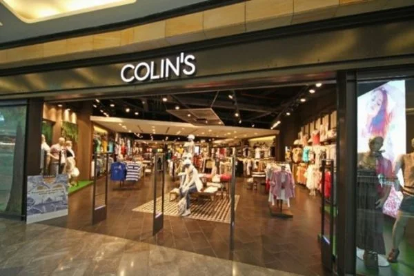 Colin's mağazalarını açmaya hazırlanıyor