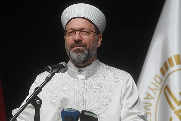 Diyanet İşleri Başkanı Erbaş: Bir namahrem eli minarelerimize değdi