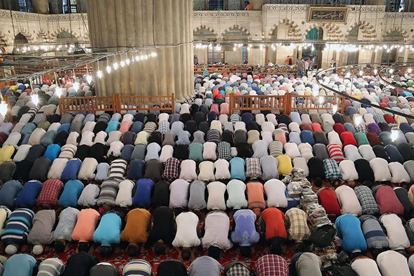 Diyanet'ten açıklama: Cuma namazı sadece camide kılınmayacak