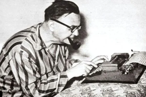 Eleştirinin öncü ismi: Nurullah Ataç