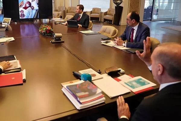 Erdoğan Cerrahpaşa'daki Kovid-19 hastalarıyla görüştü