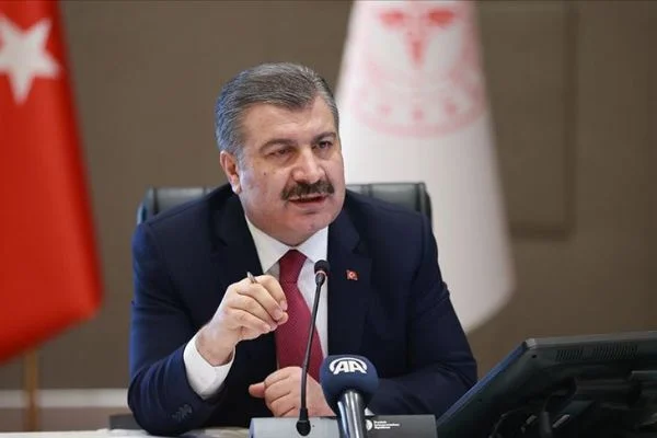 'Ev dışında mutlaka maske takın ve sosyal mesafeyi koruyun'