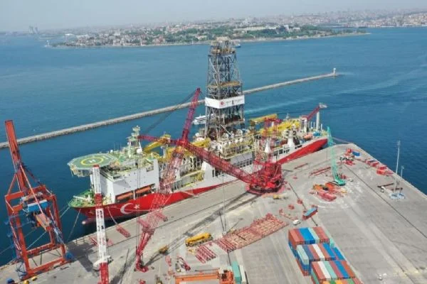 Fatih sondaj gemisinin platform söküm çalışmaları başladı