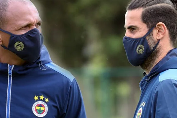Fenerbahçe, logolu koruyucu maske satışına başladı