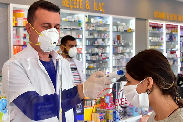 Fırsatçılar yine iş başında! Ateş ölçerlerin fiyatı 70'ten 700 liraya çıktı
