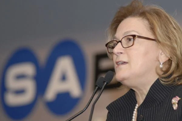 Güler Sabancı 'dan CarrefourSA çalışanlarına ziyaret
