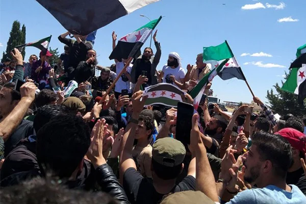 İdlib'de siviller, Şam rejimini protesto etti