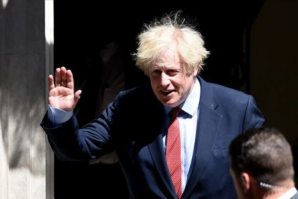 İngiltere'de tüm gözler bu karardaydı: Başbakan Johnson açıkladı