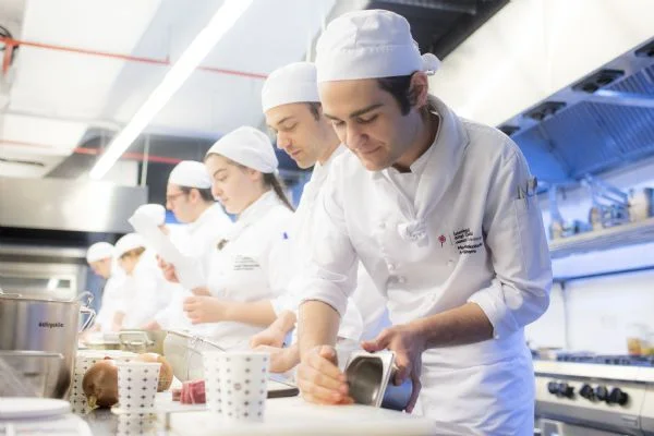 İstanbul Bilgi Üniversitesi'nden meslek yüksekokulu adaylarına büyük destek