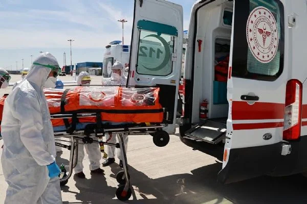İsveç'ten Türkiye'ye getirilen Gülüşken, Kovid-19 tedavisinden sonra taburcu edildi