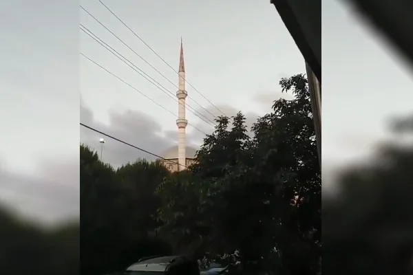 İzmir'de bu kez de camide Selda Bağcan şarkısı çalındı