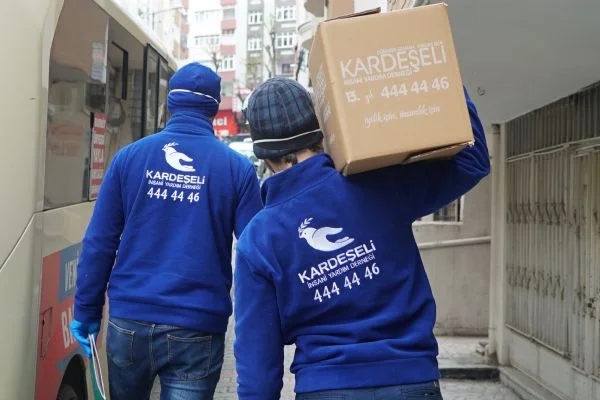 Kardeşeli Ramazan yardımına başladı