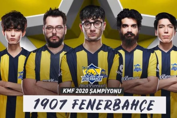 Kış Mevsimi Finali'nde kupa 1907 Fenerbahçe Espor'un