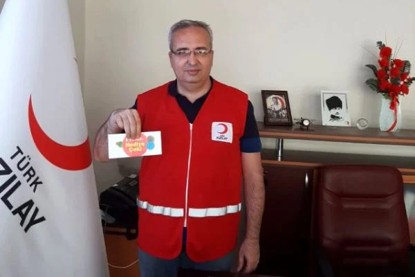 Kızılay, İzmirli çocukların gönlünü aldı