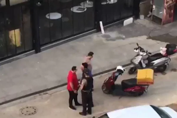 Kurye ile tartışan polis açığa alındı
