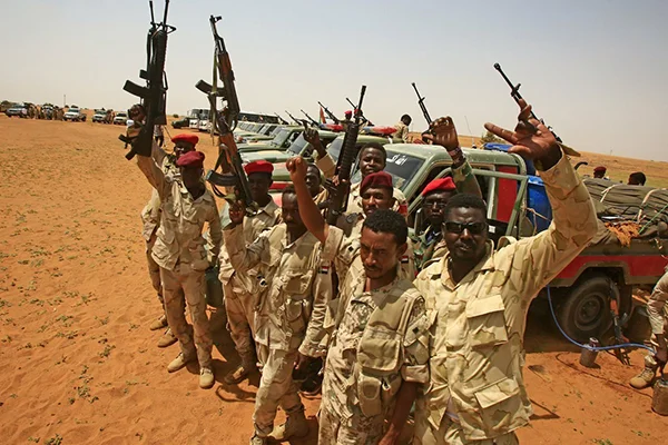 Libyalı alimlerden, Sudanlı alimlere uyarı : Çocuklarınız BAE'nin hayalleri uğruna çöllerde ölüyor