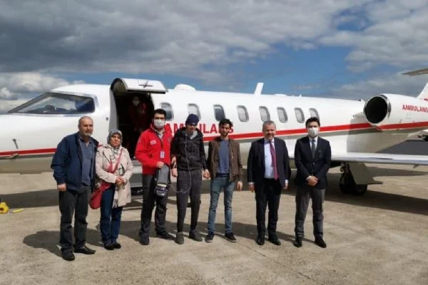 Lösemi hastası Türk vatandaşı tedavi için Hollanda'dan Türkiye'ye getirildi