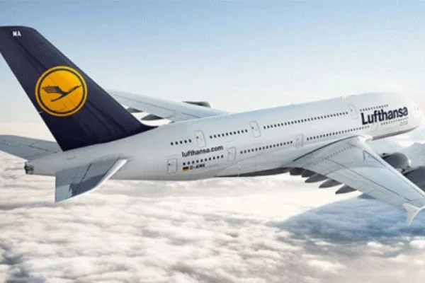 Lufthansa yeniden uçuşa geçiyor