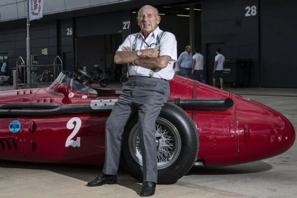 Maserati, efsane pilotu unutmadı