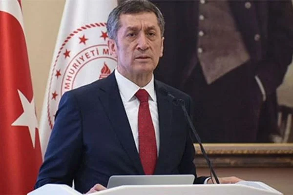 Milli Eğitim Bakanı'ndan 'babalara sitem'