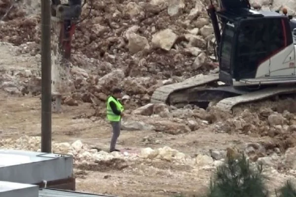 Namazını kılmaya hiçbir şey engel olmadı