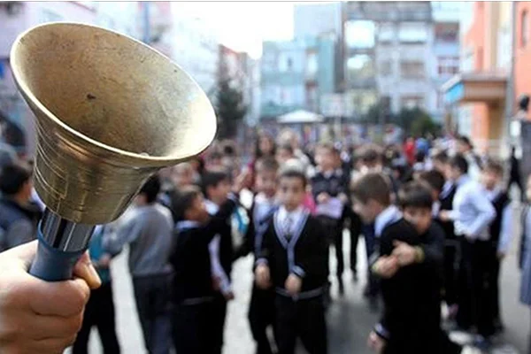 Okullar bayramdan sonra açılacak mı?