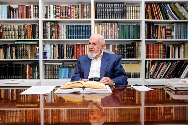 Prof. Dr.Cevat Akşit: Bu yüzden Allah sırtımızı yere getirmiyor