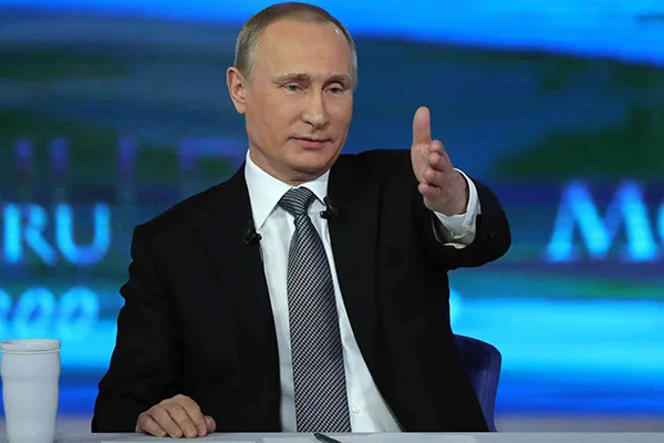 Putin'den, 'küflenmiş vatanseverlik' uyarısı