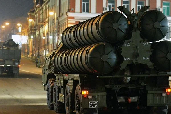 Rus askeri uzman: S-400, Türkiye'nin tamamını ABD savaş uçaklarına karşı koruyabilir