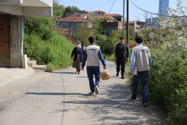Sadakataşı'ndan askıda ekmek uygulaması