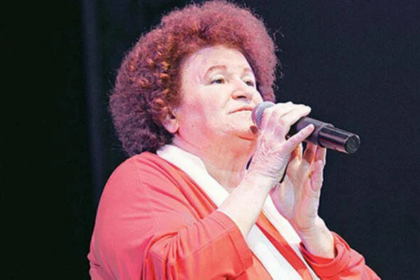 Selda Bağcan, camilerden şarkısının çalınmasını kınadı