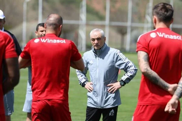 Sivas'ta teknik ekip ve futbolcular negatif