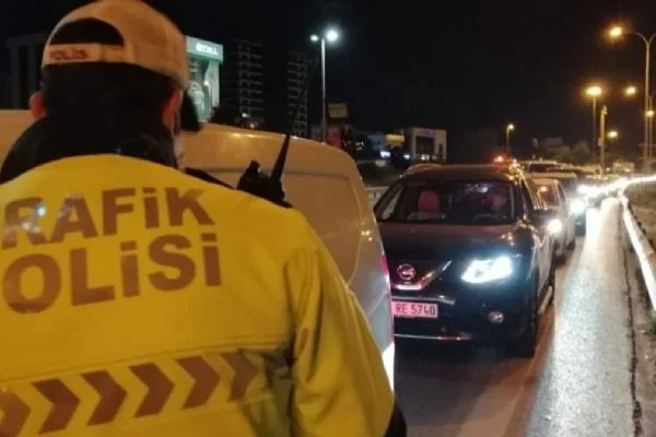 Sokağa çıkma kısıtlaması denetimleri aralıksız devam ediyor